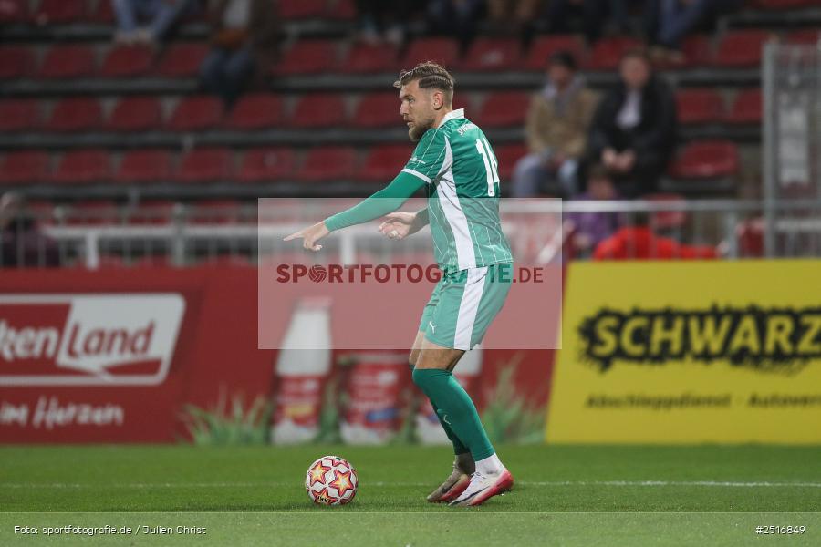 sport, action, Würzburg, SpVgg Greuther Fürth II, SGF, Regionalliga Bayern, Fussball, FWK, FC Würzburger Kickers, BFV, AKON Arena, 17.10.2025, 14. Spieltag - Bild-ID: 2516849