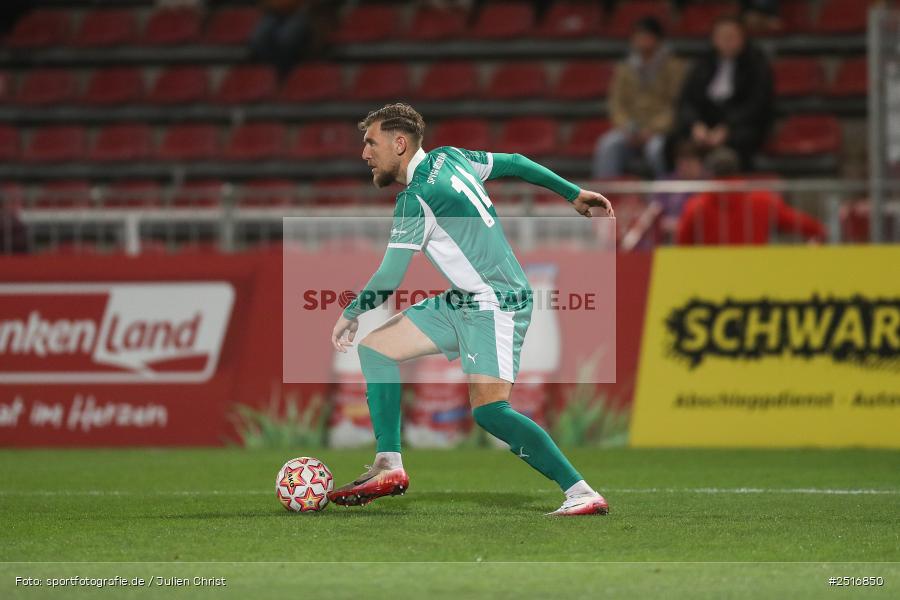 sport, action, Würzburg, SpVgg Greuther Fürth II, SGF, Regionalliga Bayern, Fussball, FWK, FC Würzburger Kickers, BFV, AKON Arena, 17.10.2025, 14. Spieltag - Bild-ID: 2516850