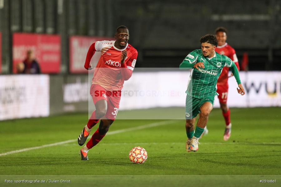 sport, action, Würzburg, SpVgg Greuther Fürth II, SGF, Regionalliga Bayern, Fussball, FWK, FC Würzburger Kickers, BFV, AKON Arena, 17.10.2025, 14. Spieltag - Bild-ID: 2516861