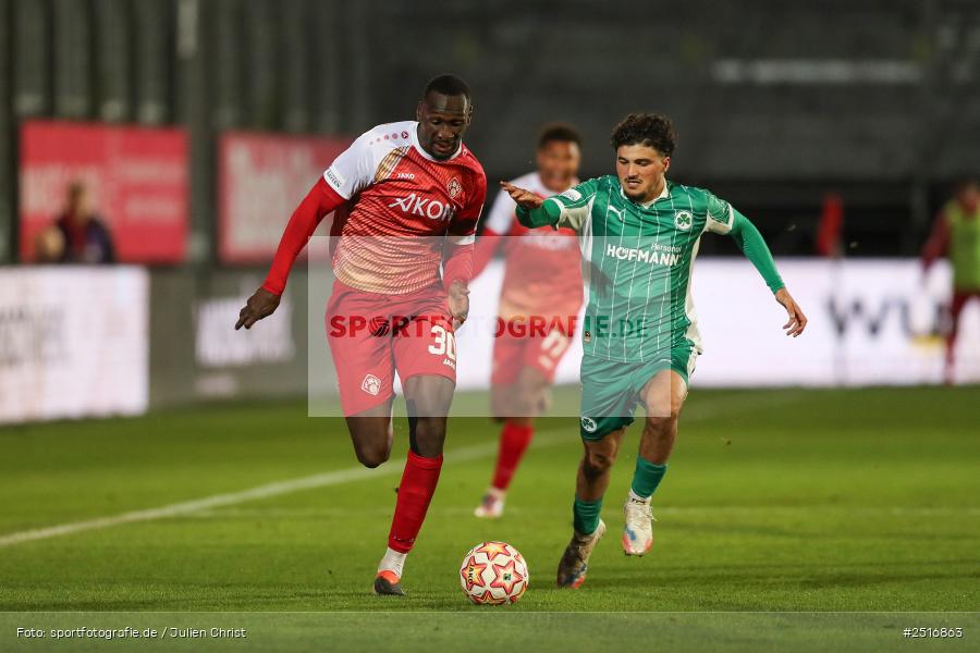 sport, action, Würzburg, SpVgg Greuther Fürth II, SGF, Regionalliga Bayern, Fussball, FWK, FC Würzburger Kickers, BFV, AKON Arena, 17.10.2025, 14. Spieltag - Bild-ID: 2516863