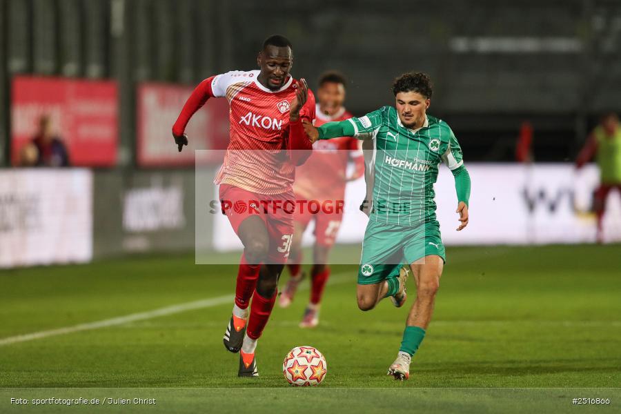 sport, action, Würzburg, SpVgg Greuther Fürth II, SGF, Regionalliga Bayern, Fussball, FWK, FC Würzburger Kickers, BFV, AKON Arena, 17.10.2025, 14. Spieltag - Bild-ID: 2516866