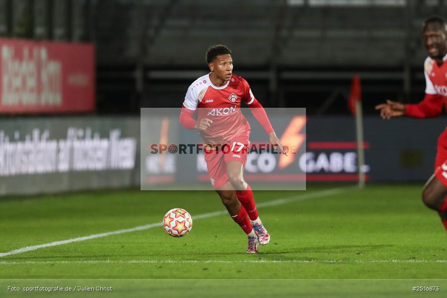 sport, action, Würzburg, SpVgg Greuther Fürth II, SGF, Regionalliga Bayern, Fussball, FWK, FC Würzburger Kickers, BFV, AKON Arena, 17.10.2025, 14. Spieltag - Bild-ID: 2516873