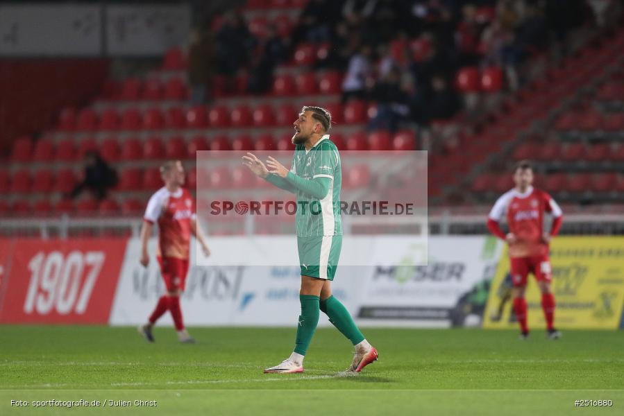 sport, action, Würzburg, SpVgg Greuther Fürth II, SGF, Regionalliga Bayern, Fussball, FWK, FC Würzburger Kickers, BFV, AKON Arena, 17.10.2025, 14. Spieltag - Bild-ID: 2516880