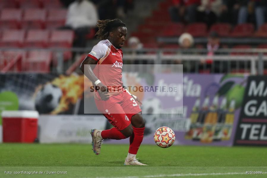 sport, action, Würzburg, SpVgg Greuther Fürth II, SGF, Regionalliga Bayern, Fussball, FWK, FC Würzburger Kickers, BFV, AKON Arena, 17.10.2025, 14. Spieltag - Bild-ID: 2516889