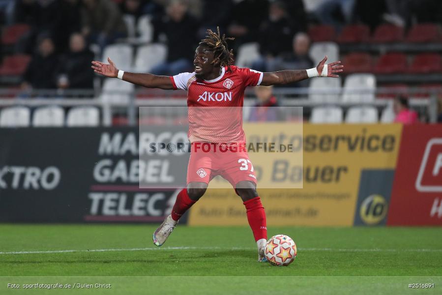 sport, action, Würzburg, SpVgg Greuther Fürth II, SGF, Regionalliga Bayern, Fussball, FWK, FC Würzburger Kickers, BFV, AKON Arena, 17.10.2025, 14. Spieltag - Bild-ID: 2516891