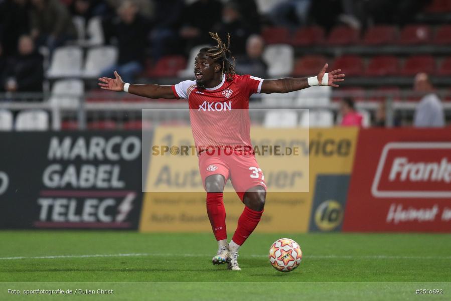 sport, action, Würzburg, SpVgg Greuther Fürth II, SGF, Regionalliga Bayern, Fussball, FWK, FC Würzburger Kickers, BFV, AKON Arena, 17.10.2025, 14. Spieltag - Bild-ID: 2516892