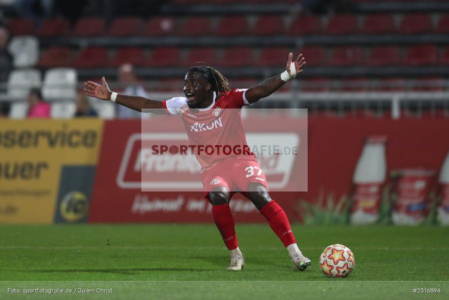 sport, action, Würzburg, SpVgg Greuther Fürth II, SGF, Regionalliga Bayern, Fussball, FWK, FC Würzburger Kickers, BFV, AKON Arena, 17.10.2025, 14. Spieltag - Bild-ID: 2516894
