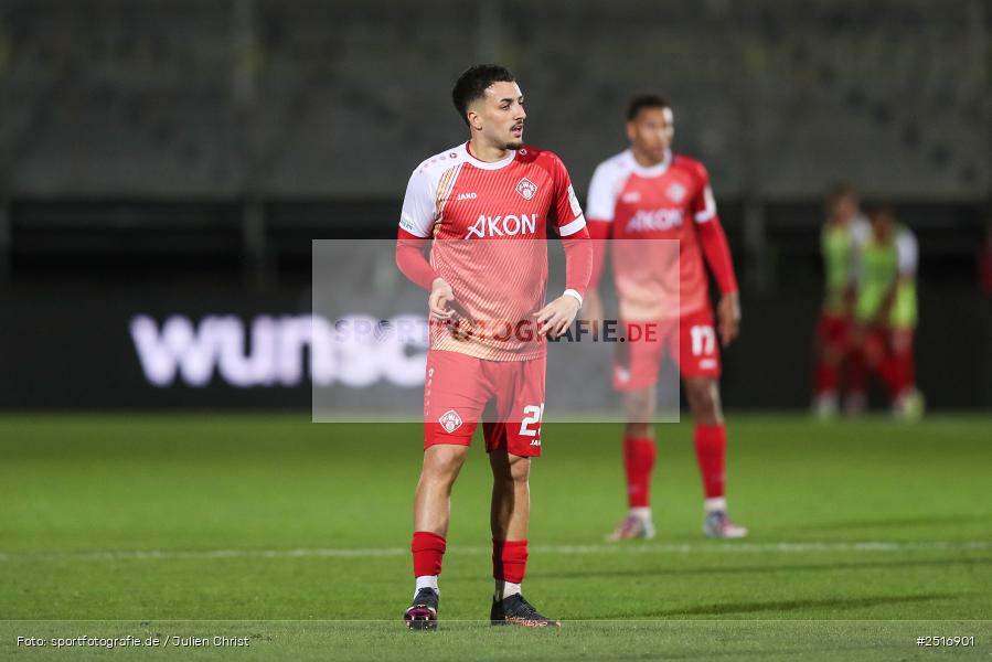 sport, action, Würzburg, SpVgg Greuther Fürth II, SGF, Regionalliga Bayern, Fussball, FWK, FC Würzburger Kickers, BFV, AKON Arena, 17.10.2025, 14. Spieltag - Bild-ID: 2516901