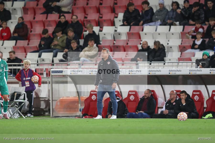 sport, action, Würzburg, SpVgg Greuther Fürth II, SGF, Regionalliga Bayern, Fussball, FWK, FC Würzburger Kickers, BFV, AKON Arena, 17.10.2025, 14. Spieltag - Bild-ID: 2516905