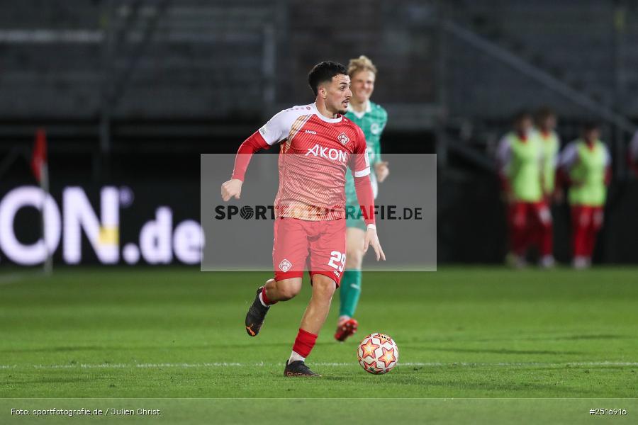sport, action, Würzburg, SpVgg Greuther Fürth II, SGF, Regionalliga Bayern, Fussball, FWK, FC Würzburger Kickers, BFV, AKON Arena, 17.10.2025, 14. Spieltag - Bild-ID: 2516916