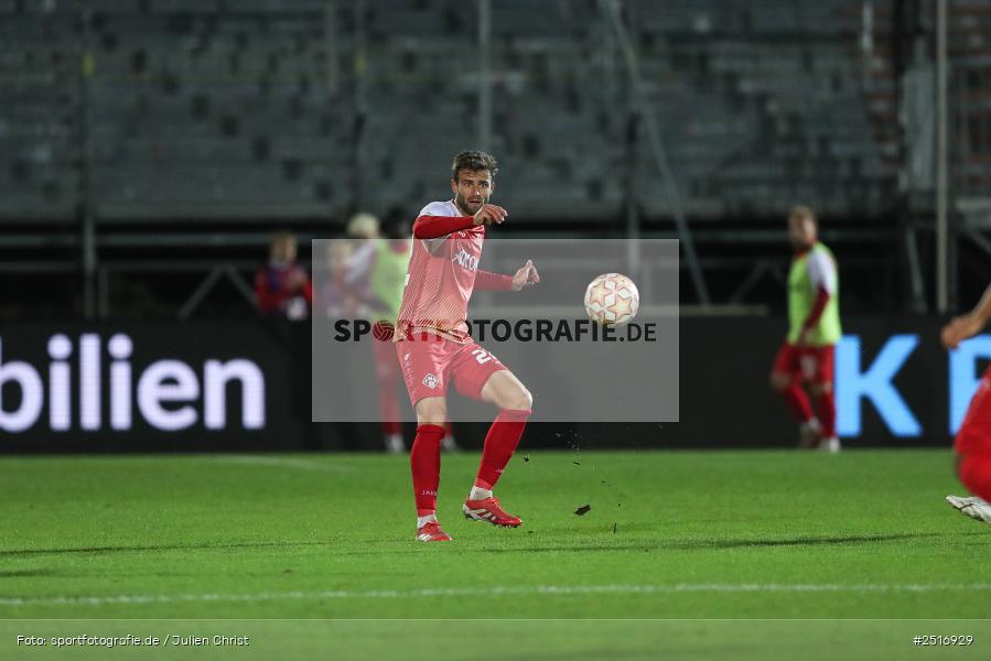 sport, action, Würzburg, SpVgg Greuther Fürth II, SGF, Regionalliga Bayern, Fussball, FWK, FC Würzburger Kickers, BFV, AKON Arena, 17.10.2025, 14. Spieltag - Bild-ID: 2516929