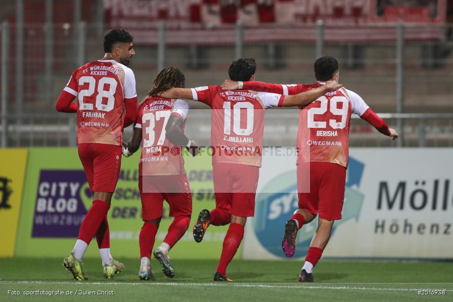 sport, action, Würzburg, SpVgg Greuther Fürth II, SGF, Regionalliga Bayern, Fussball, FWK, FC Würzburger Kickers, BFV, AKON Arena, 17.10.2025, 14. Spieltag - Bild-ID: 2516938