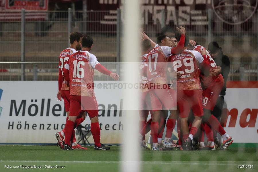 sport, action, Würzburg, SpVgg Greuther Fürth II, SGF, Regionalliga Bayern, Fussball, FWK, FC Würzburger Kickers, BFV, AKON Arena, 17.10.2025, 14. Spieltag - Bild-ID: 2516939