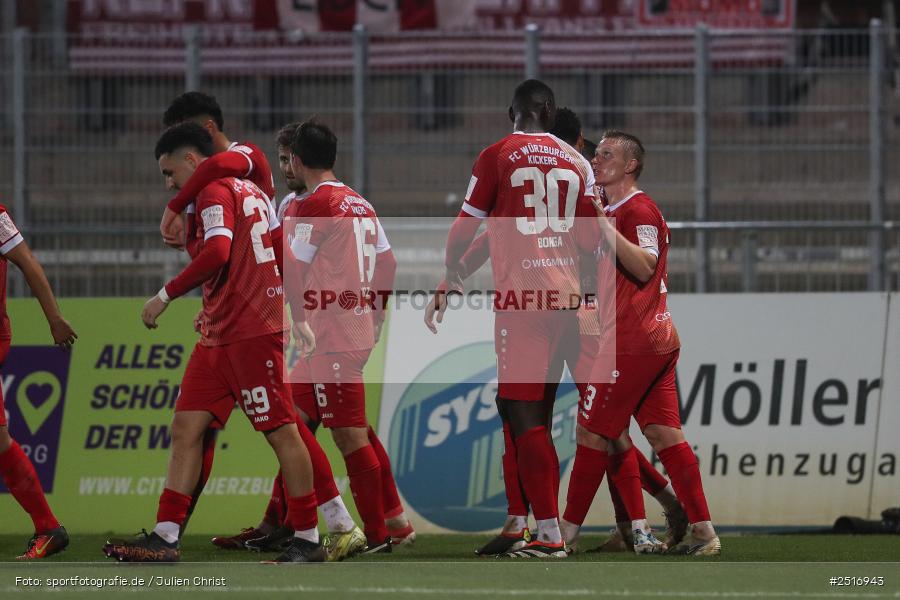 sport, action, Würzburg, SpVgg Greuther Fürth II, SGF, Regionalliga Bayern, Fussball, FWK, FC Würzburger Kickers, BFV, AKON Arena, 17.10.2025, 14. Spieltag - Bild-ID: 2516943