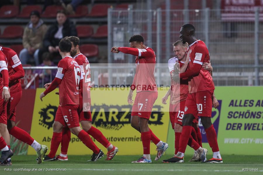sport, action, Würzburg, SpVgg Greuther Fürth II, SGF, Regionalliga Bayern, Fussball, FWK, FC Würzburger Kickers, BFV, AKON Arena, 17.10.2025, 14. Spieltag - Bild-ID: 2516944