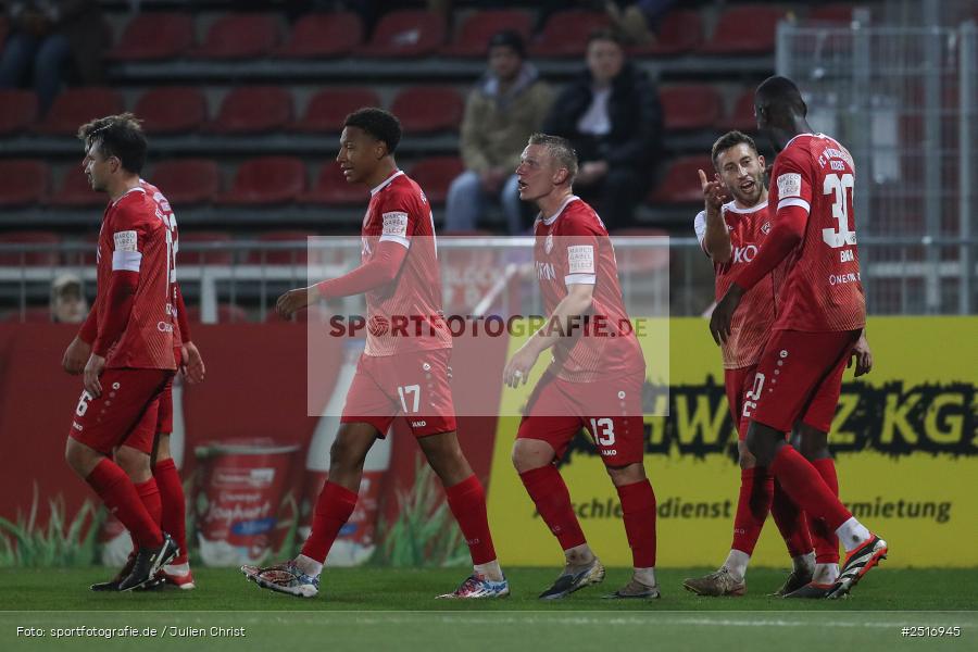 sport, action, Würzburg, SpVgg Greuther Fürth II, SGF, Regionalliga Bayern, Fussball, FWK, FC Würzburger Kickers, BFV, AKON Arena, 17.10.2025, 14. Spieltag - Bild-ID: 2516945
