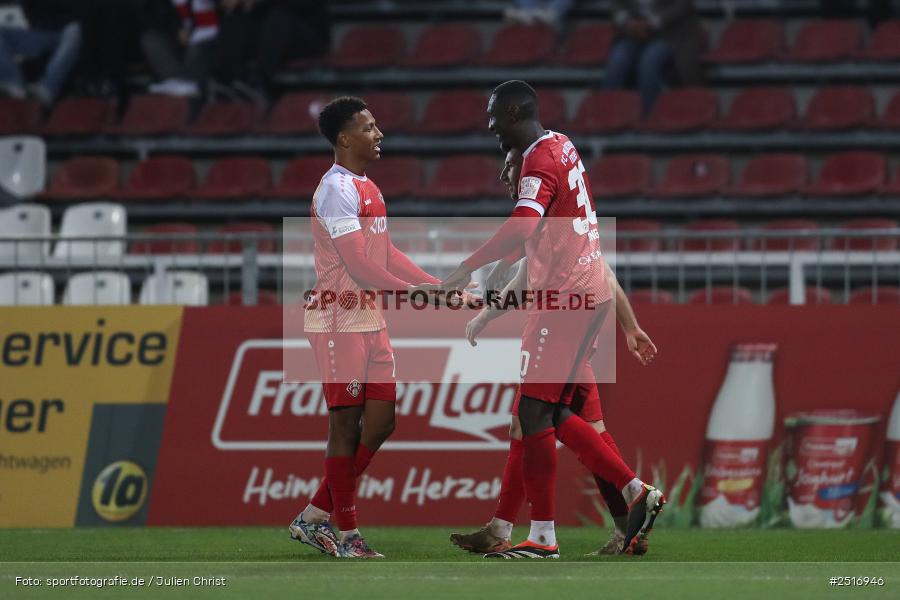 sport, action, Würzburg, SpVgg Greuther Fürth II, SGF, Regionalliga Bayern, Fussball, FWK, FC Würzburger Kickers, BFV, AKON Arena, 17.10.2025, 14. Spieltag - Bild-ID: 2516946