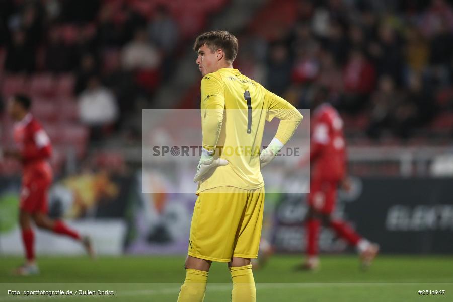 sport, action, Würzburg, SpVgg Greuther Fürth II, SGF, Regionalliga Bayern, Fussball, FWK, FC Würzburger Kickers, BFV, AKON Arena, 17.10.2025, 14. Spieltag - Bild-ID: 2516947