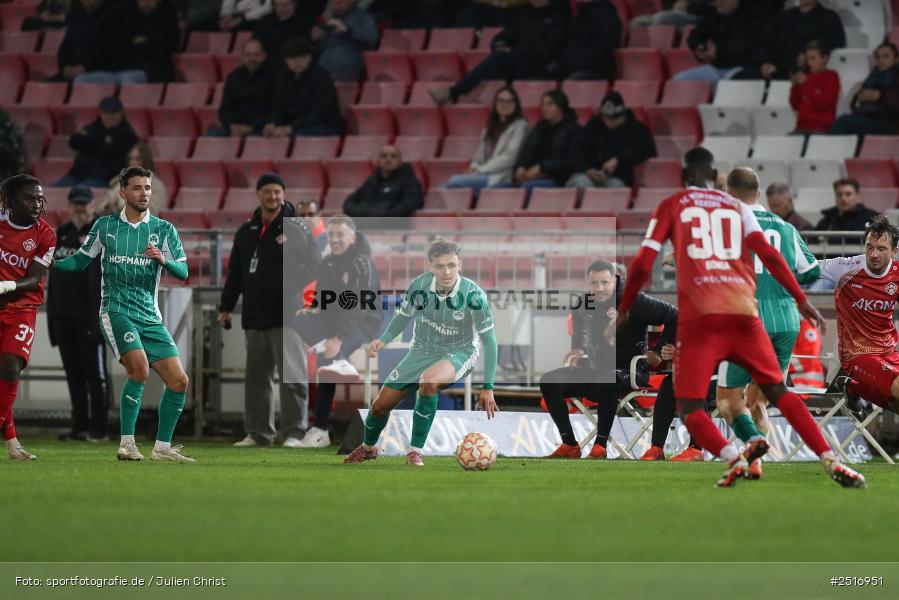 sport, action, Würzburg, SpVgg Greuther Fürth II, SGF, Regionalliga Bayern, Fussball, FWK, FC Würzburger Kickers, BFV, AKON Arena, 17.10.2025, 14. Spieltag - Bild-ID: 2516951