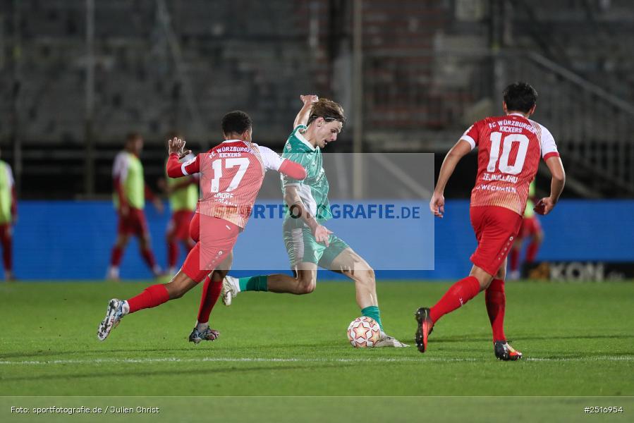 sport, action, Würzburg, SpVgg Greuther Fürth II, SGF, Regionalliga Bayern, Fussball, FWK, FC Würzburger Kickers, BFV, AKON Arena, 17.10.2025, 14. Spieltag - Bild-ID: 2516954