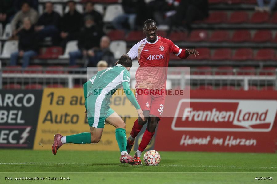sport, action, Würzburg, SpVgg Greuther Fürth II, SGF, Regionalliga Bayern, Fussball, FWK, FC Würzburger Kickers, BFV, AKON Arena, 17.10.2025, 14. Spieltag - Bild-ID: 2516958