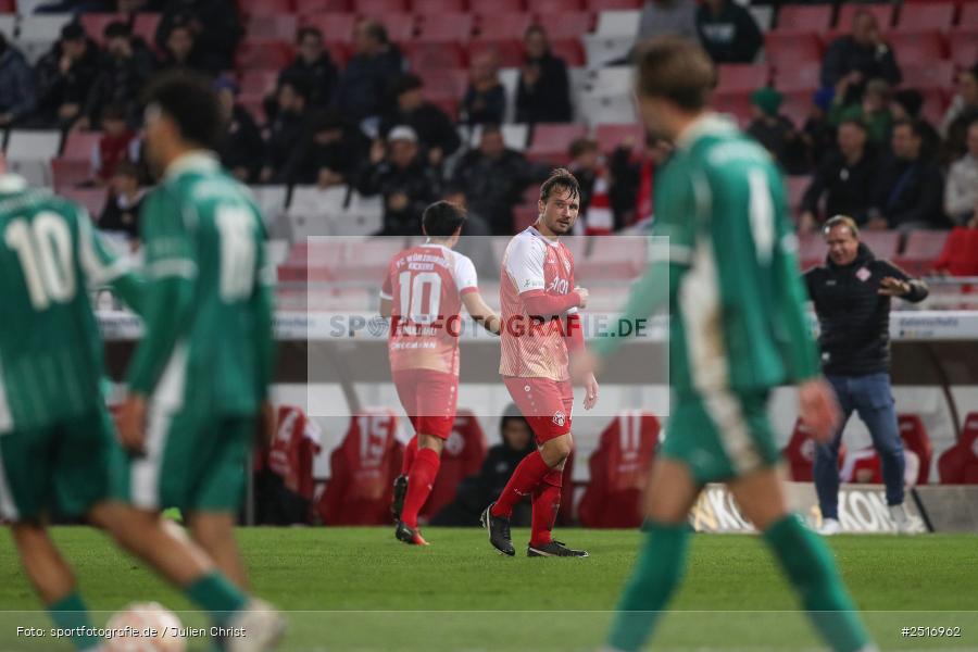 sport, action, Würzburg, SpVgg Greuther Fürth II, SGF, Regionalliga Bayern, Fussball, FWK, FC Würzburger Kickers, BFV, AKON Arena, 17.10.2025, 14. Spieltag - Bild-ID: 2516962