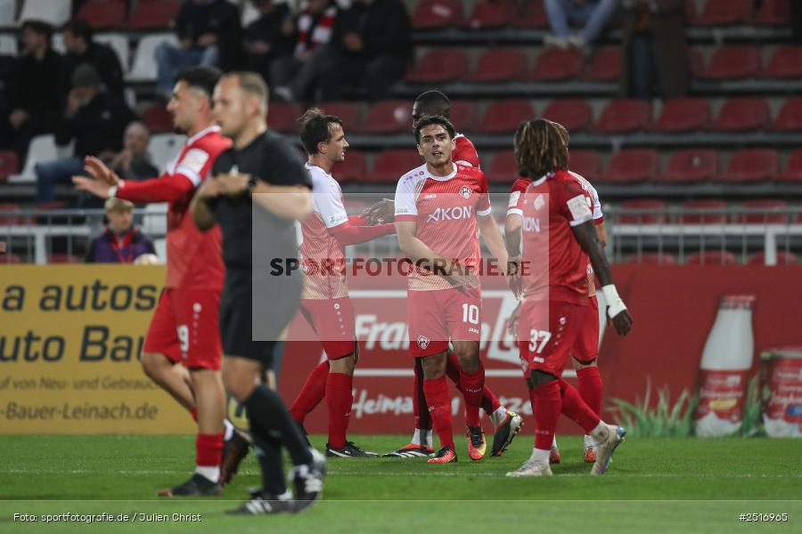 sport, action, Würzburg, SpVgg Greuther Fürth II, SGF, Regionalliga Bayern, Fussball, FWK, FC Würzburger Kickers, BFV, AKON Arena, 17.10.2025, 14. Spieltag - Bild-ID: 2516965