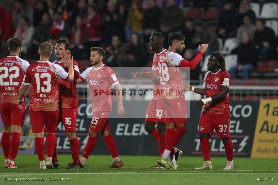 sport, action, Würzburg, SpVgg Greuther Fürth II, SGF, Regionalliga Bayern, Fussball, FWK, FC Würzburger Kickers, BFV, AKON Arena, 17.10.2025, 14. Spieltag - Bild-ID: 2516971