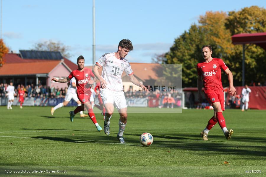 sport, action, TSV Aubstadt, Regionalliga Bayern, NGN Arena, Fussball, FCB, FC Bayern München II, BFV, Aubstadt, AUB, 18.10.2025, 14. Spieltag - Bild-ID: 2517005