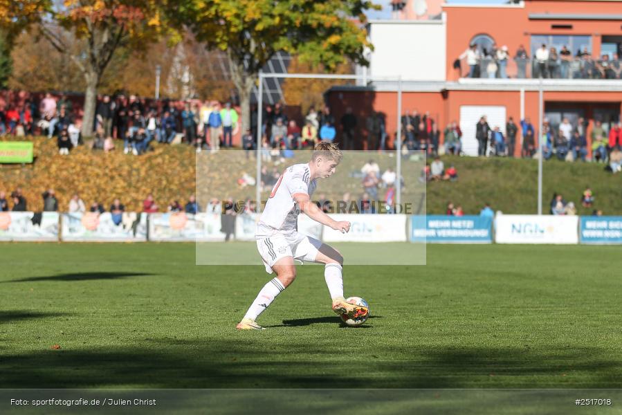 sport, action, TSV Aubstadt, Regionalliga Bayern, NGN Arena, Fussball, FCB, FC Bayern München II, BFV, Aubstadt, AUB, 18.10.2025, 14. Spieltag - Bild-ID: 2517018