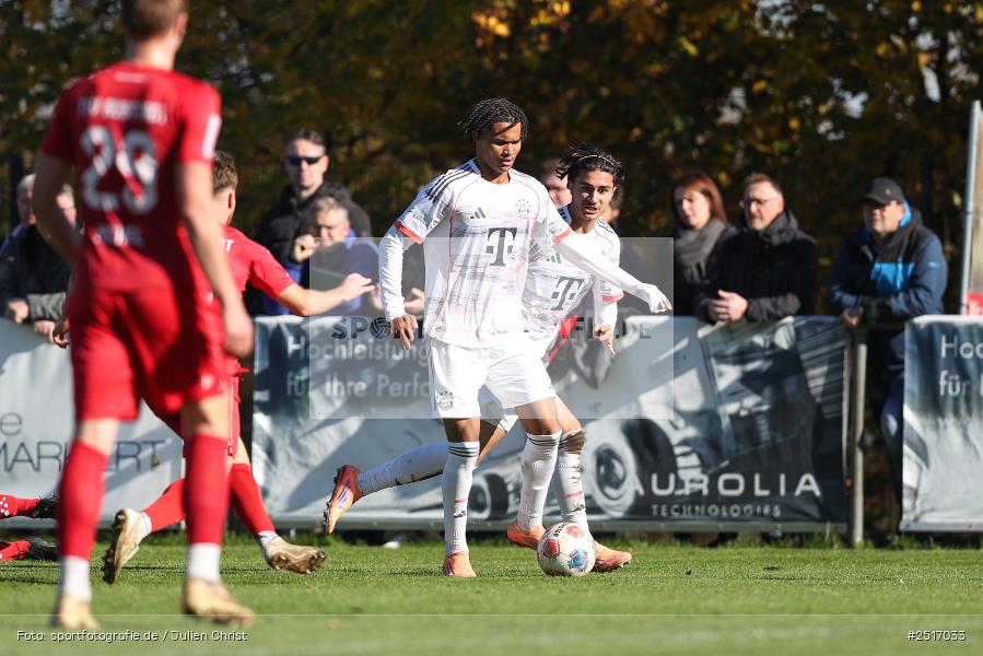 sport, action, TSV Aubstadt, Regionalliga Bayern, NGN Arena, Fussball, FCB, FC Bayern München II, BFV, Aubstadt, AUB, 18.10.2025, 14. Spieltag - Bild-ID: 2517033