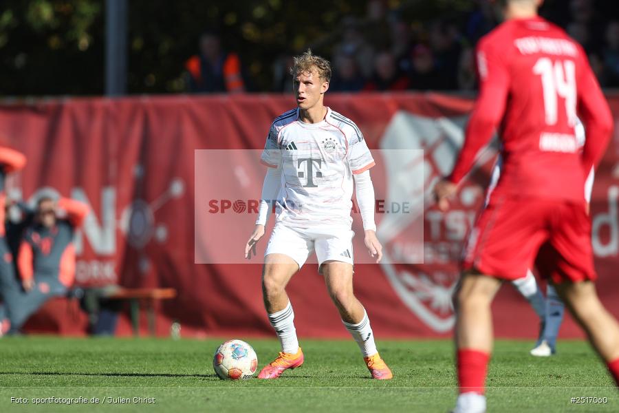 sport, action, TSV Aubstadt, Regionalliga Bayern, NGN Arena, Fussball, FCB, FC Bayern München II, BFV, Aubstadt, AUB, 18.10.2025, 14. Spieltag - Bild-ID: 2517060