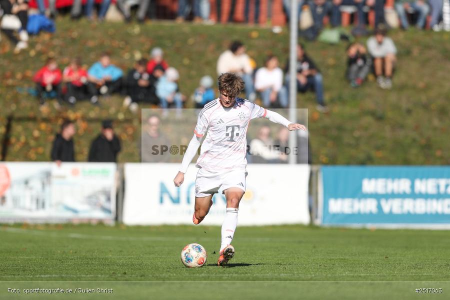 sport, action, TSV Aubstadt, Regionalliga Bayern, NGN Arena, Fussball, FCB, FC Bayern München II, BFV, Aubstadt, AUB, 18.10.2025, 14. Spieltag - Bild-ID: 2517063