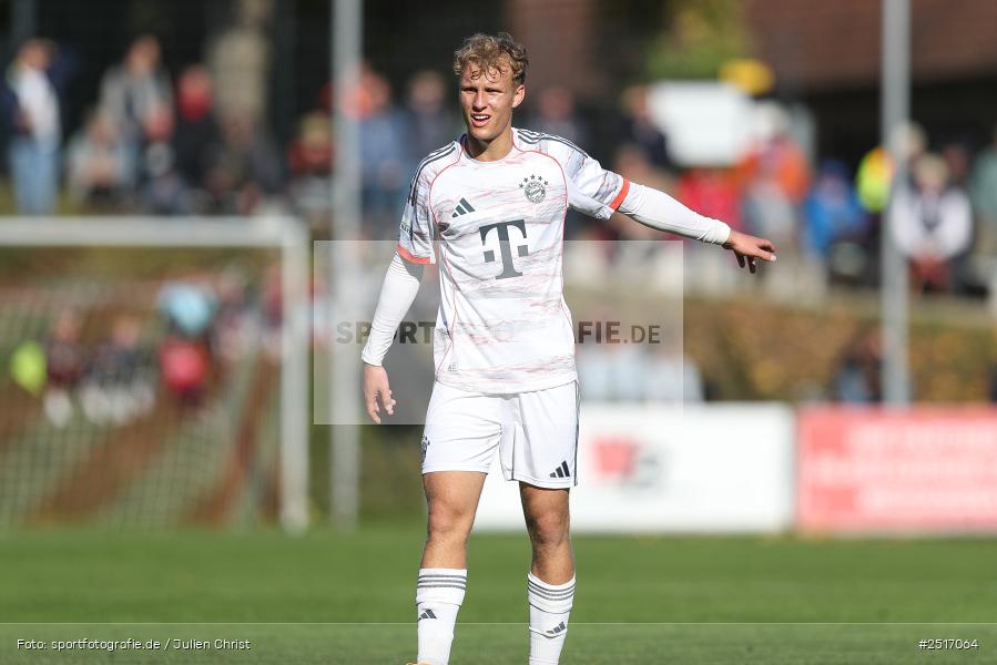 sport, action, TSV Aubstadt, Regionalliga Bayern, NGN Arena, Fussball, FCB, FC Bayern München II, BFV, Aubstadt, AUB, 18.10.2025, 14. Spieltag - Bild-ID: 2517064