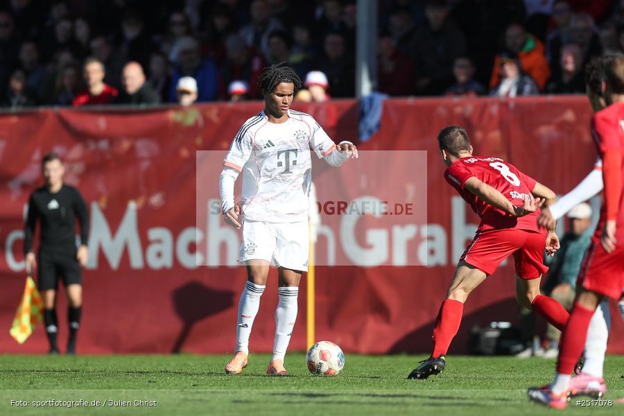sport, action, TSV Aubstadt, Regionalliga Bayern, NGN Arena, Fussball, FCB, FC Bayern München II, BFV, Aubstadt, AUB, 18.10.2025, 14. Spieltag - Bild-ID: 2517078