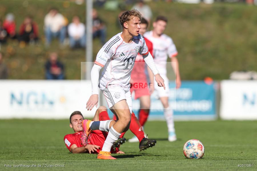 sport, action, TSV Aubstadt, Regionalliga Bayern, NGN Arena, Fussball, FCB, FC Bayern München II, BFV, Aubstadt, AUB, 18.10.2025, 14. Spieltag - Bild-ID: 2517081