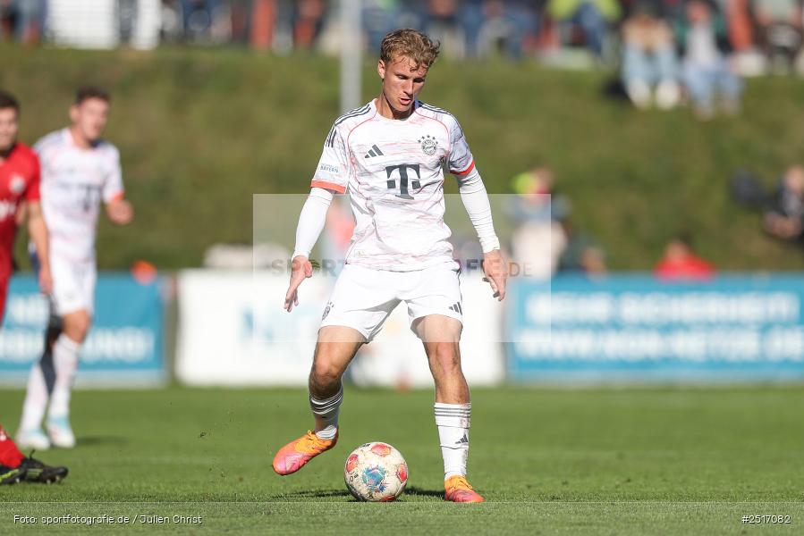 sport, action, TSV Aubstadt, Regionalliga Bayern, NGN Arena, Fussball, FCB, FC Bayern München II, BFV, Aubstadt, AUB, 18.10.2025, 14. Spieltag - Bild-ID: 2517082