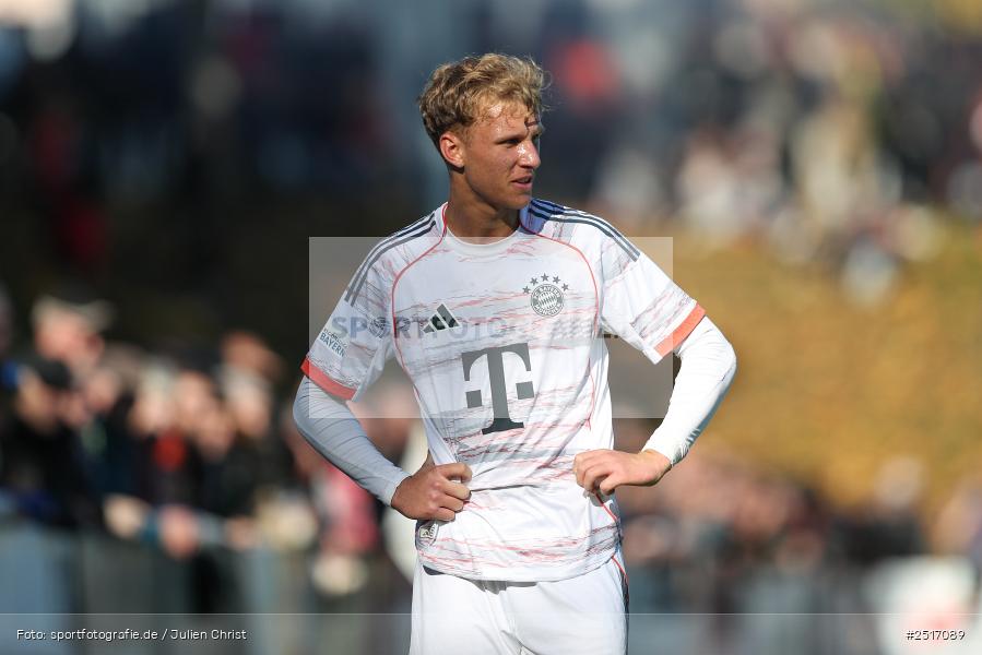 sport, action, TSV Aubstadt, Regionalliga Bayern, NGN Arena, Fussball, FCB, FC Bayern München II, BFV, Aubstadt, AUB, 18.10.2025, 14. Spieltag - Bild-ID: 2517089