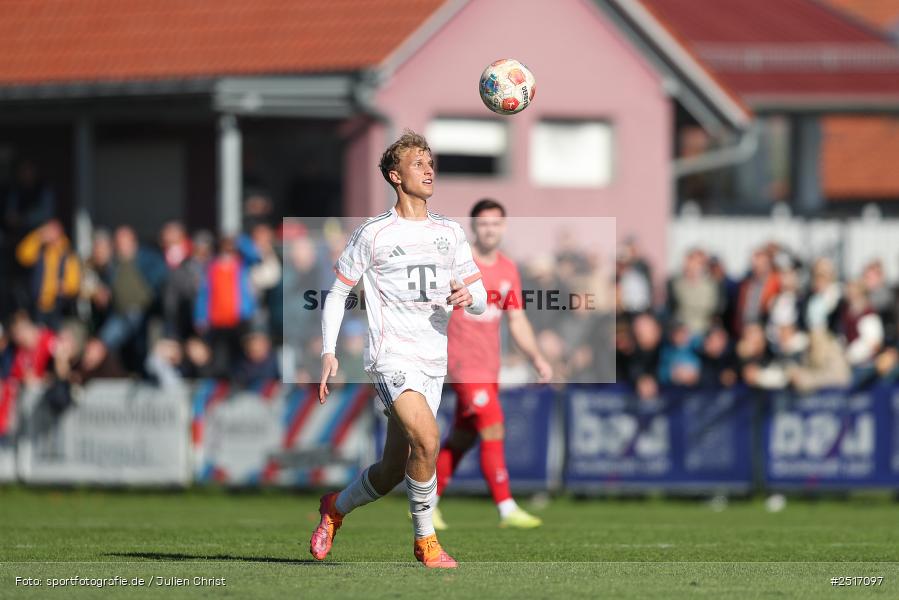 sport, action, TSV Aubstadt, Regionalliga Bayern, NGN Arena, Fussball, FCB, FC Bayern München II, BFV, Aubstadt, AUB, 18.10.2025, 14. Spieltag - Bild-ID: 2517097