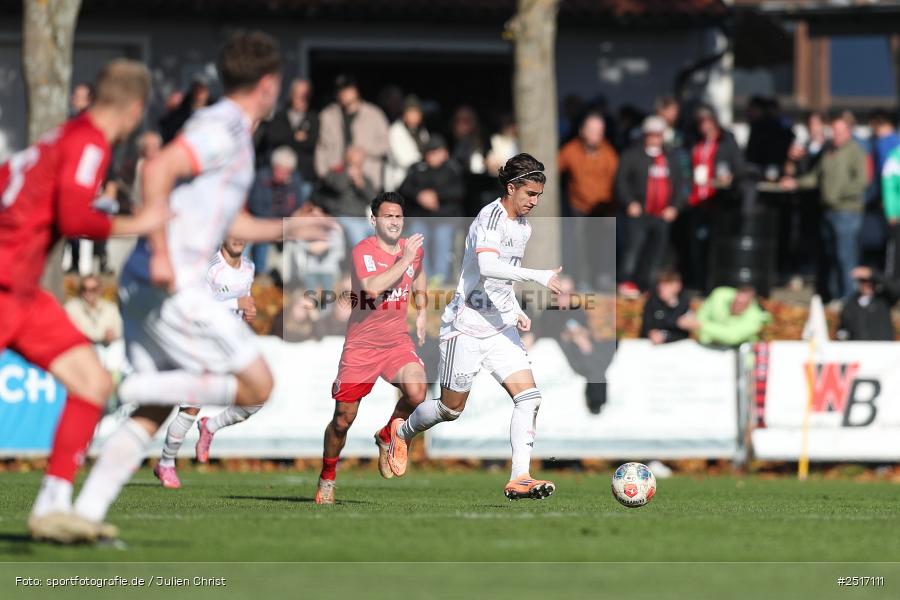 sport, action, TSV Aubstadt, Regionalliga Bayern, NGN Arena, Fussball, FCB, FC Bayern München II, BFV, Aubstadt, AUB, 18.10.2025, 14. Spieltag - Bild-ID: 2517111