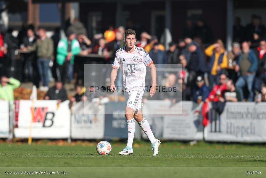sport, action, TSV Aubstadt, Regionalliga Bayern, NGN Arena, Fussball, FCB, FC Bayern München II, BFV, Aubstadt, AUB, 18.10.2025, 14. Spieltag - Bild-ID: 2517122
