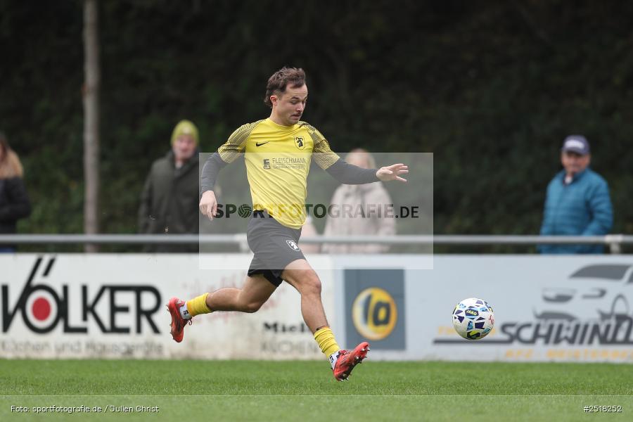 sport, action, Sportgelände, SpVgg Hösbach-Bahnhof, SpVgg Giebelstadt, Hösbach-Bahnhof, HOS, GIE, Fussball, Bezirksliga Unterfranken West, BFV, 19.10.2025, 14. Spieltag - Bild-ID: 2518252