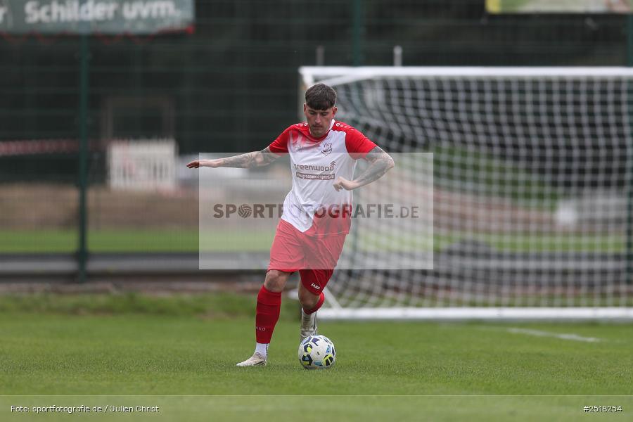 sport, action, Sportgelände, SpVgg Hösbach-Bahnhof, SpVgg Giebelstadt, Hösbach-Bahnhof, HOS, GIE, Fussball, Bezirksliga Unterfranken West, BFV, 19.10.2025, 14. Spieltag - Bild-ID: 2518254