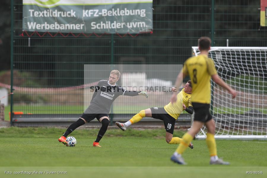 sport, action, Sportgelände, SpVgg Hösbach-Bahnhof, SpVgg Giebelstadt, Hösbach-Bahnhof, HOS, GIE, Fussball, Bezirksliga Unterfranken West, BFV, 19.10.2025, 14. Spieltag - Bild-ID: 2518258