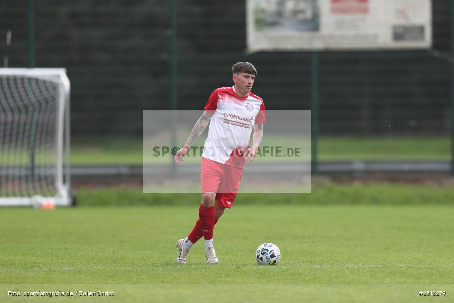 sport, action, Sportgelände, SpVgg Hösbach-Bahnhof, SpVgg Giebelstadt, Hösbach-Bahnhof, HOS, GIE, Fussball, Bezirksliga Unterfranken West, BFV, 19.10.2025, 14. Spieltag - Bild-ID: 2518279
