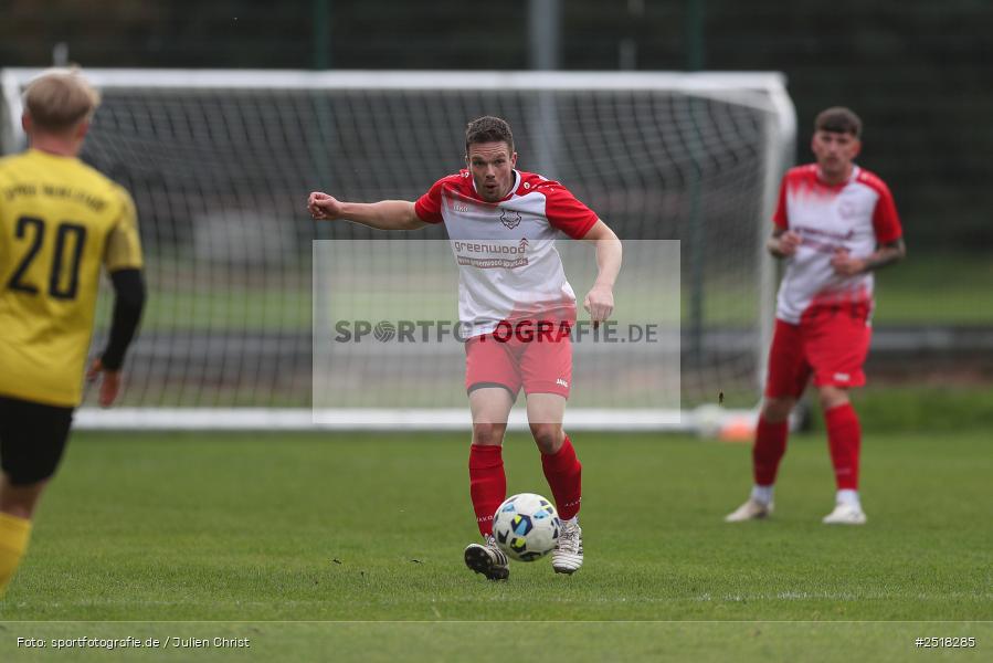 sport, action, Sportgelände, SpVgg Hösbach-Bahnhof, SpVgg Giebelstadt, Hösbach-Bahnhof, HOS, GIE, Fussball, Bezirksliga Unterfranken West, BFV, 19.10.2025, 14. Spieltag - Bild-ID: 2518285