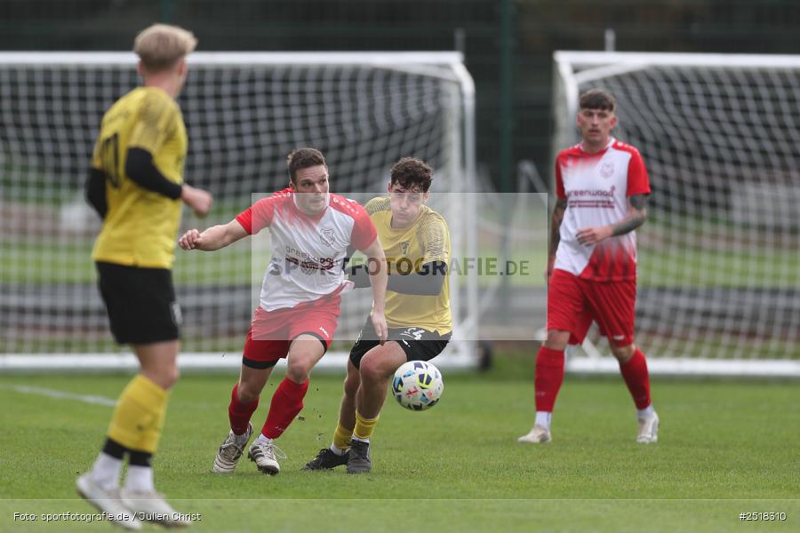 sport, action, Sportgelände, SpVgg Hösbach-Bahnhof, SpVgg Giebelstadt, Hösbach-Bahnhof, HOS, GIE, Fussball, Bezirksliga Unterfranken West, BFV, 19.10.2025, 14. Spieltag - Bild-ID: 2518310
