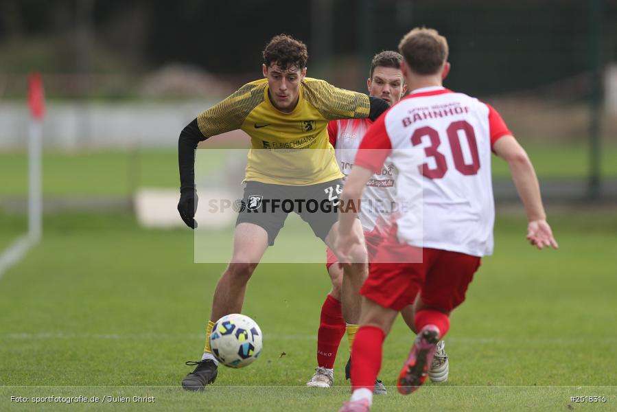 sport, action, Sportgelände, SpVgg Hösbach-Bahnhof, SpVgg Giebelstadt, Hösbach-Bahnhof, HOS, GIE, Fussball, Bezirksliga Unterfranken West, BFV, 19.10.2025, 14. Spieltag - Bild-ID: 2518316