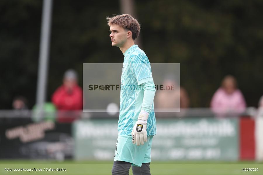 sport, action, Sportgelände, SpVgg Hösbach-Bahnhof, SpVgg Giebelstadt, Hösbach-Bahnhof, HOS, GIE, Fussball, Bezirksliga Unterfranken West, BFV, 19.10.2025, 14. Spieltag - Bild-ID: 2518324