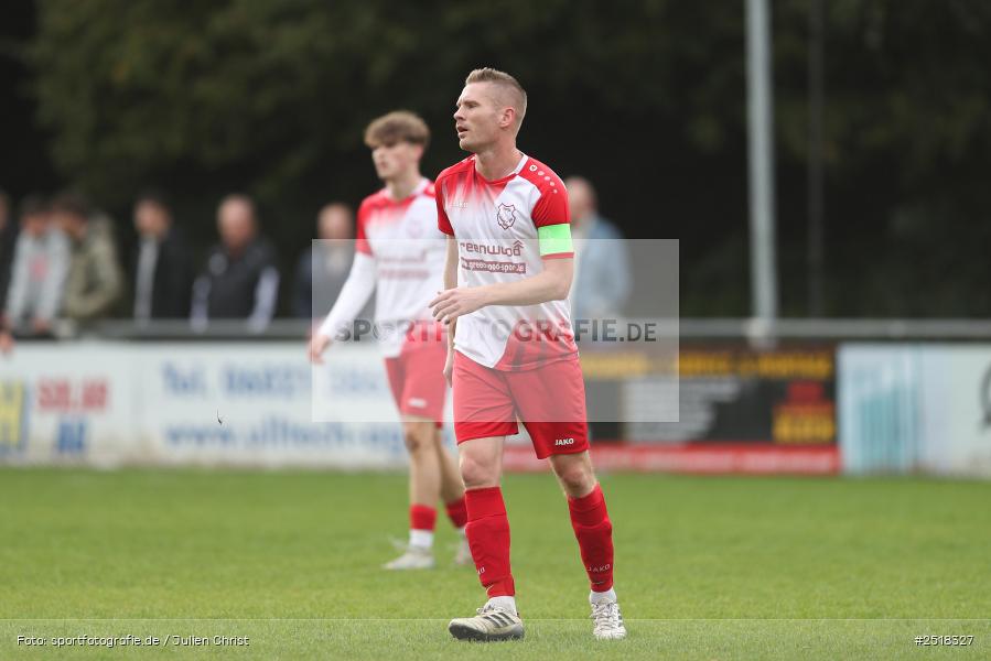 sport, action, Sportgelände, SpVgg Hösbach-Bahnhof, SpVgg Giebelstadt, Hösbach-Bahnhof, HOS, GIE, Fussball, Bezirksliga Unterfranken West, BFV, 19.10.2025, 14. Spieltag - Bild-ID: 2518327
